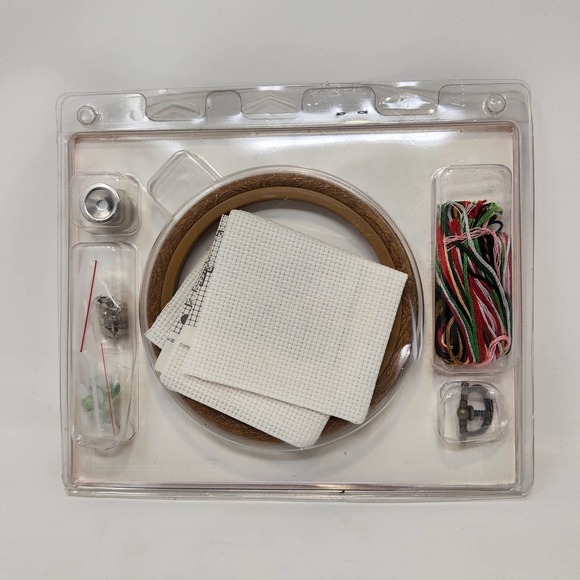 Vogart 2921D Christmas Dazzler Cross Stitch Kit Sampler Santa Clause Rhinestones - Picture 3 of 3